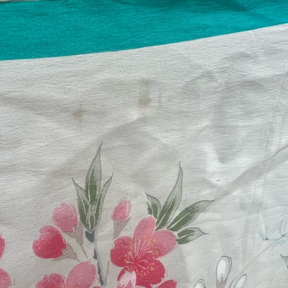 100% hand rolled silk scarf - Picture 5 of 7